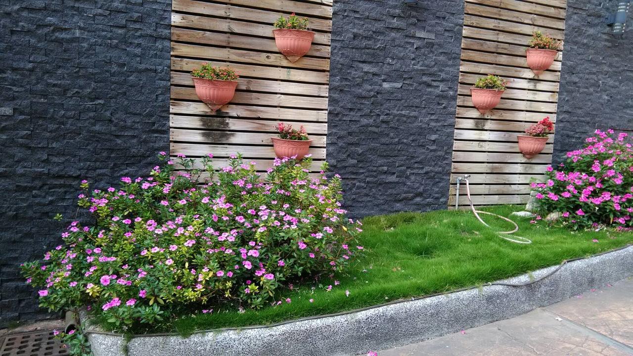 Michelle Motel Taichung Bagian luar foto