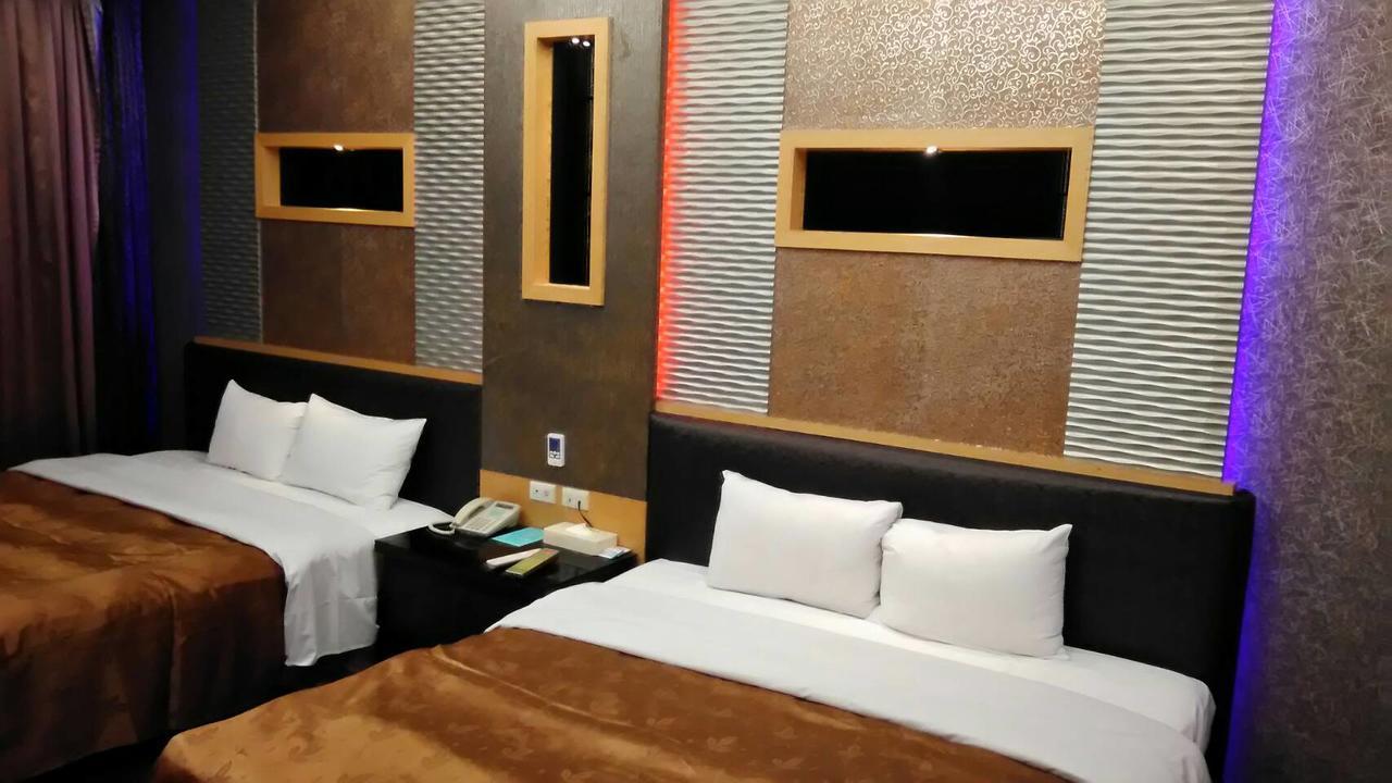 Michelle Motel Taichung Bagian luar foto
