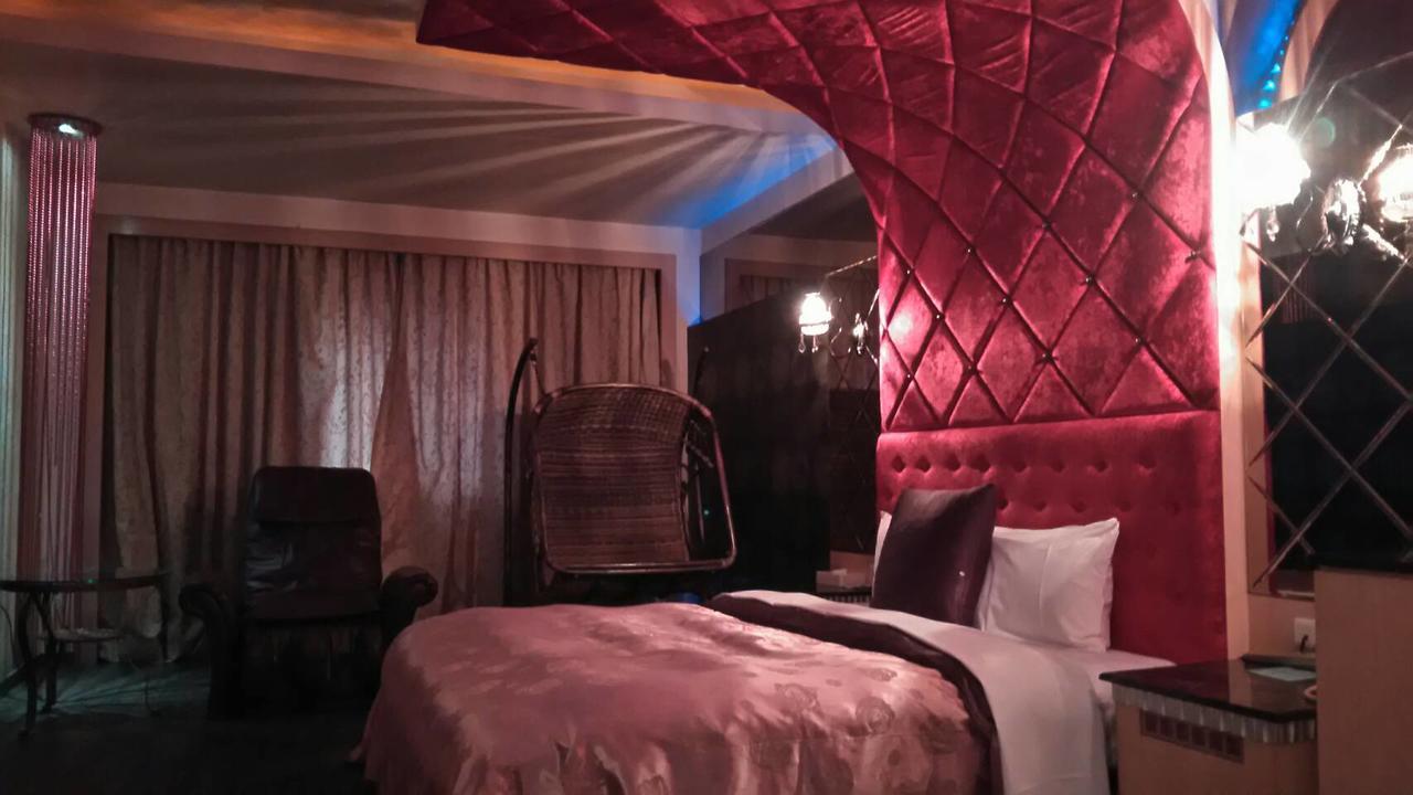 Michelle Motel Taichung Bagian luar foto